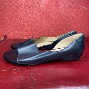 Black Leather Naturalizer Flat Loafer Size 9.5